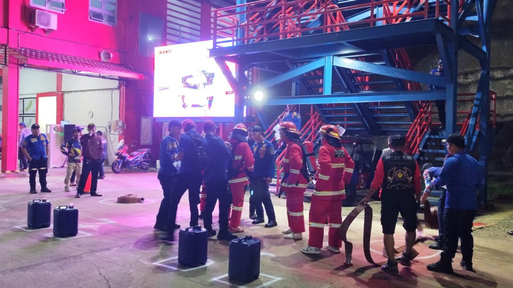 Foto: Proses penilaian Firefighter Volunteer Game Competition. (Akmal/habarpesisir)